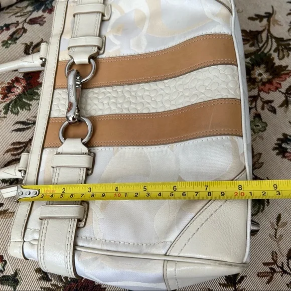 Coach beige off white signature print purse Hampton F13337 leather accents - Picture 8 of 9